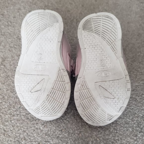 Cute Pink Sneakers sz 5 - Picture 7 of 13